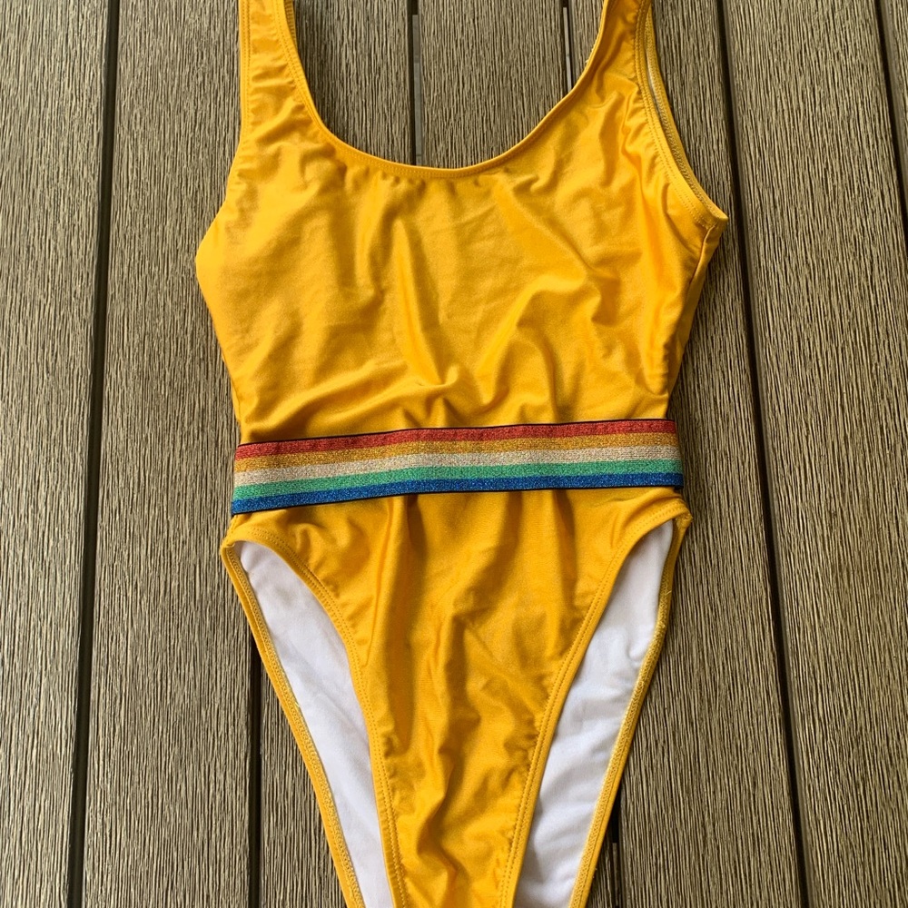 Woman X Small Yellow Leotard with Rainbow Band